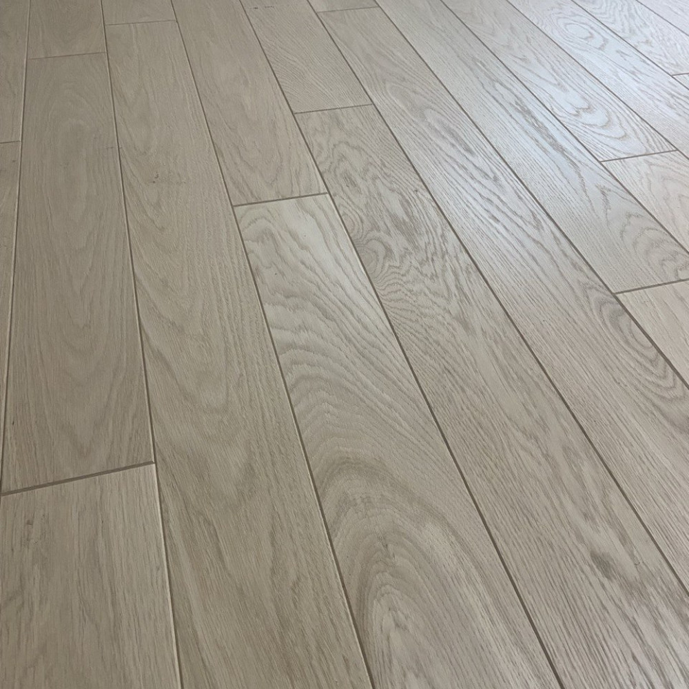 Масивна дошка для підлоги дуб