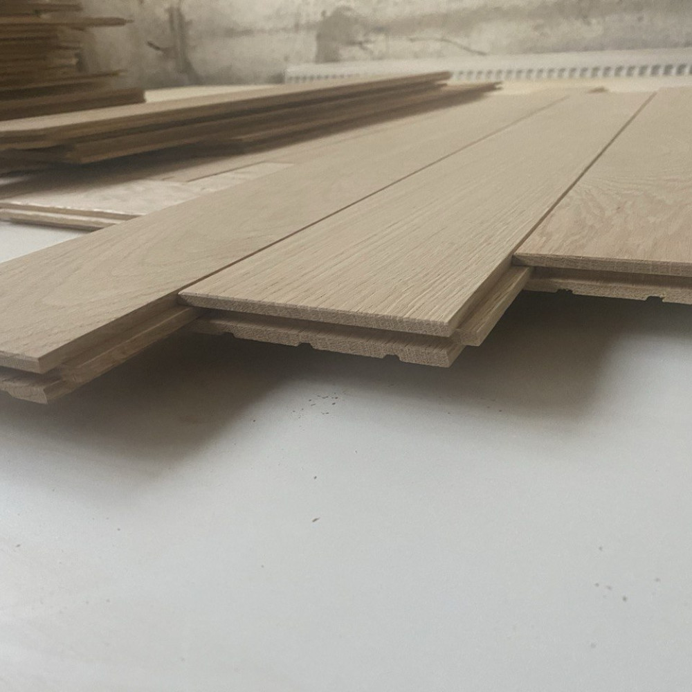 Масивна дошка для підлоги дуб